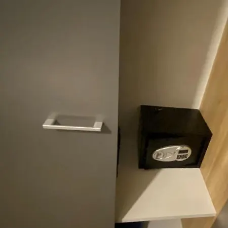 بيت ضيافة Alma 4*